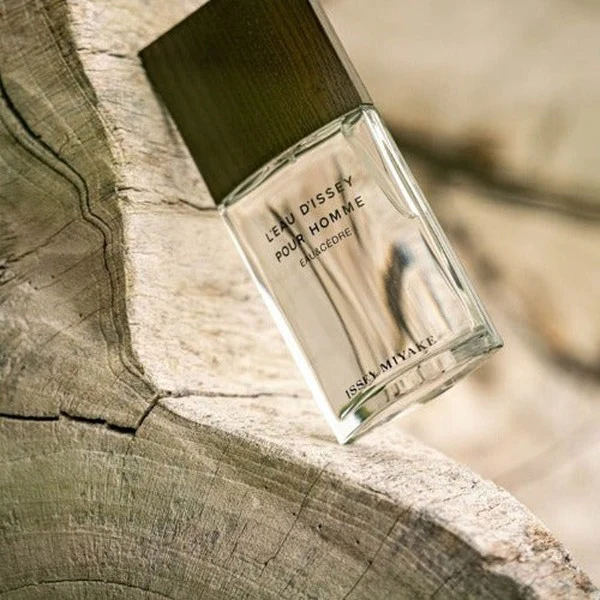 Issey Miyake L'eau D'issey Pour Homme Eau & Cedre 50ml Eau de Toilette Intense Spray - Image 4