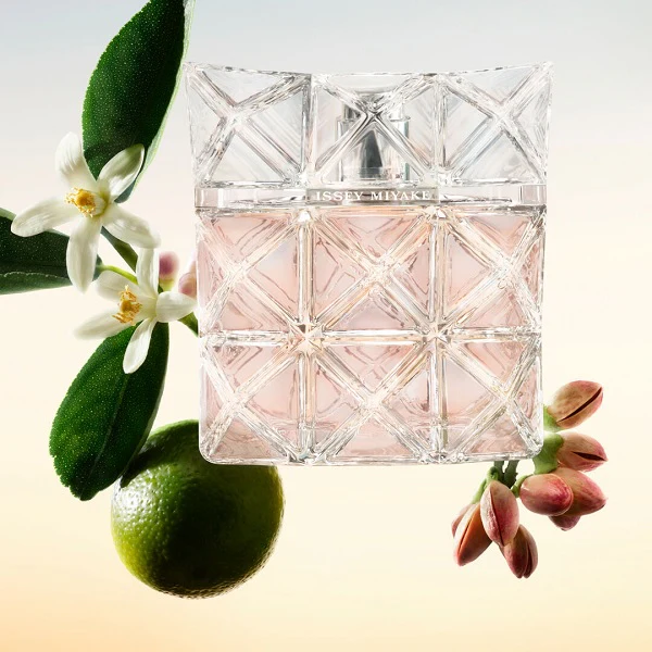 Issey Miyake Lumiere D'Issey 30ml Eau De Parfum Spray - Image 4